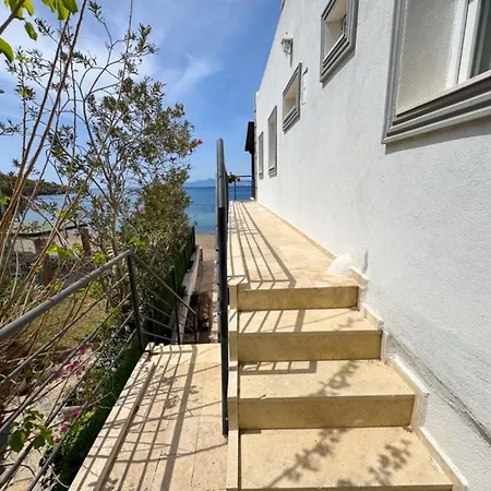 Aparthotel Guemuesluek